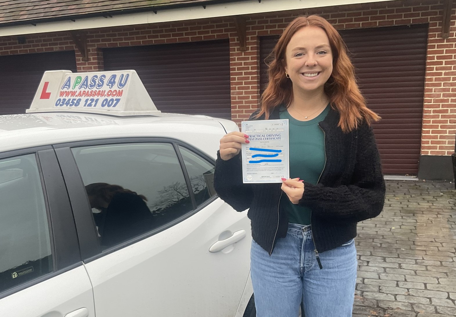 Hannah S passes her driving test after a small intensive driving course