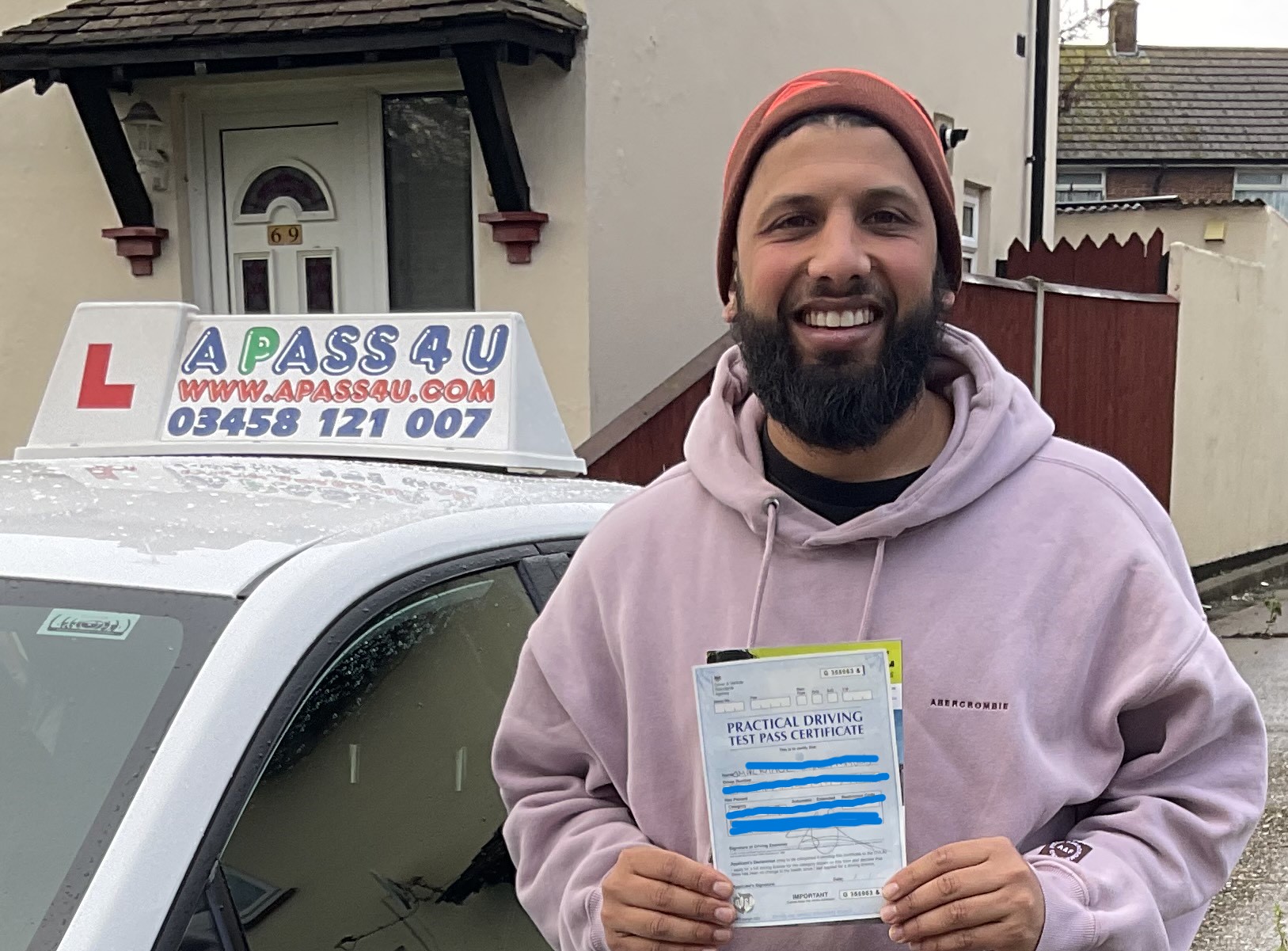 Many Congratulations to Omar M who passes his driving test in Southend on Sea, Essex with A Pass 4 U automatic driving instructor Neil W after a small intensive driving course