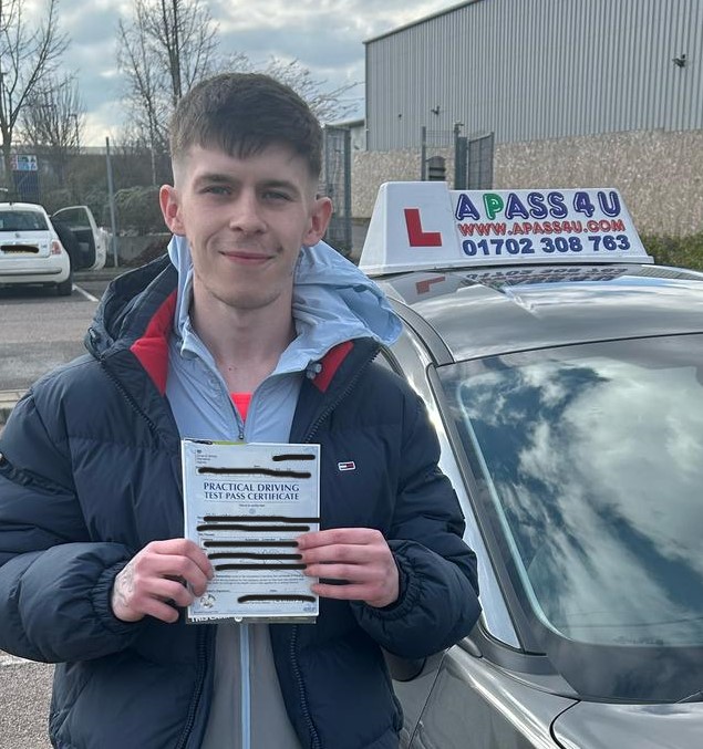 Brody gets a driving test pass in Basildon after a couple of days with our expert driving instructor Pete P