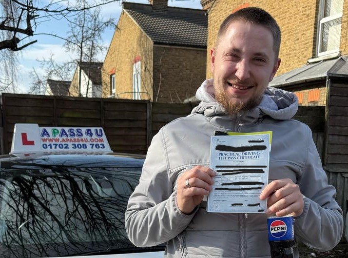 In just one week Luke E passed his driving test with Danielle Rosher at the Southend on Sea driving test centre. Many Congratulations Luke!