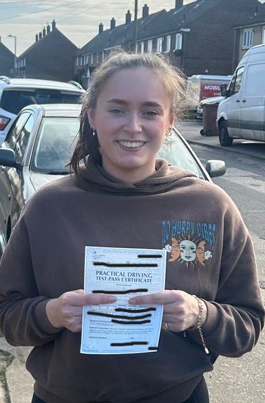 Brentwood driving test pass for Sasha E after a driving course with Stephanie Lee